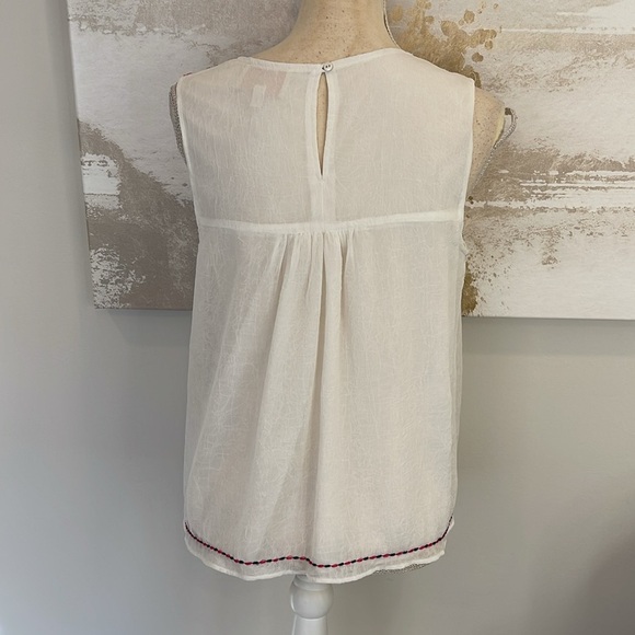 Skies are Blue Gari Embroidery Top - Picture 3 of 13